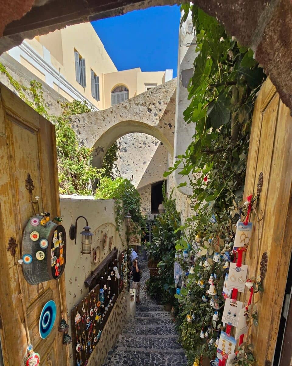 Thira Thira