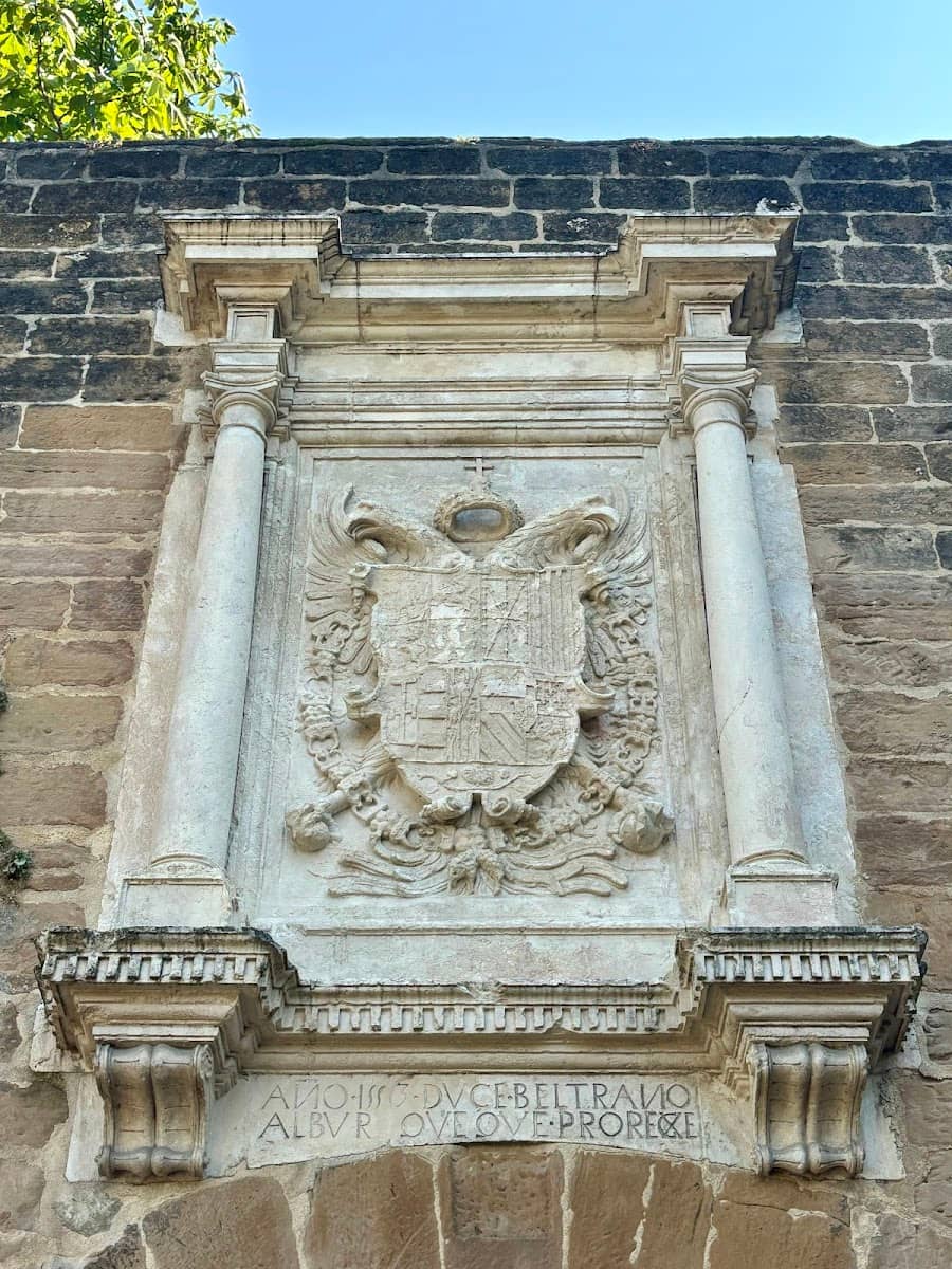 Portal of Zumalacarregui, Pamplon
