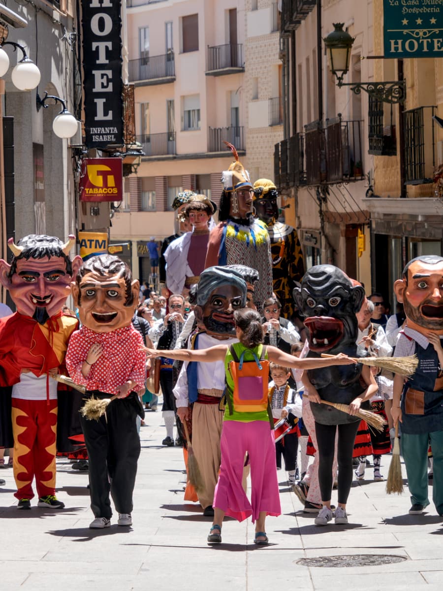Gigantes y cabezudos, Segovia