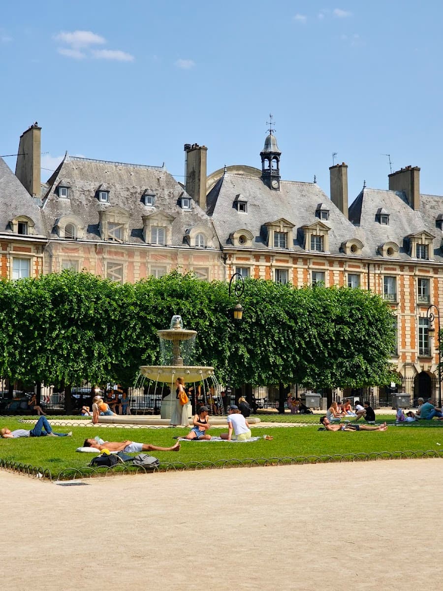 Place des Vosges, Le Marais