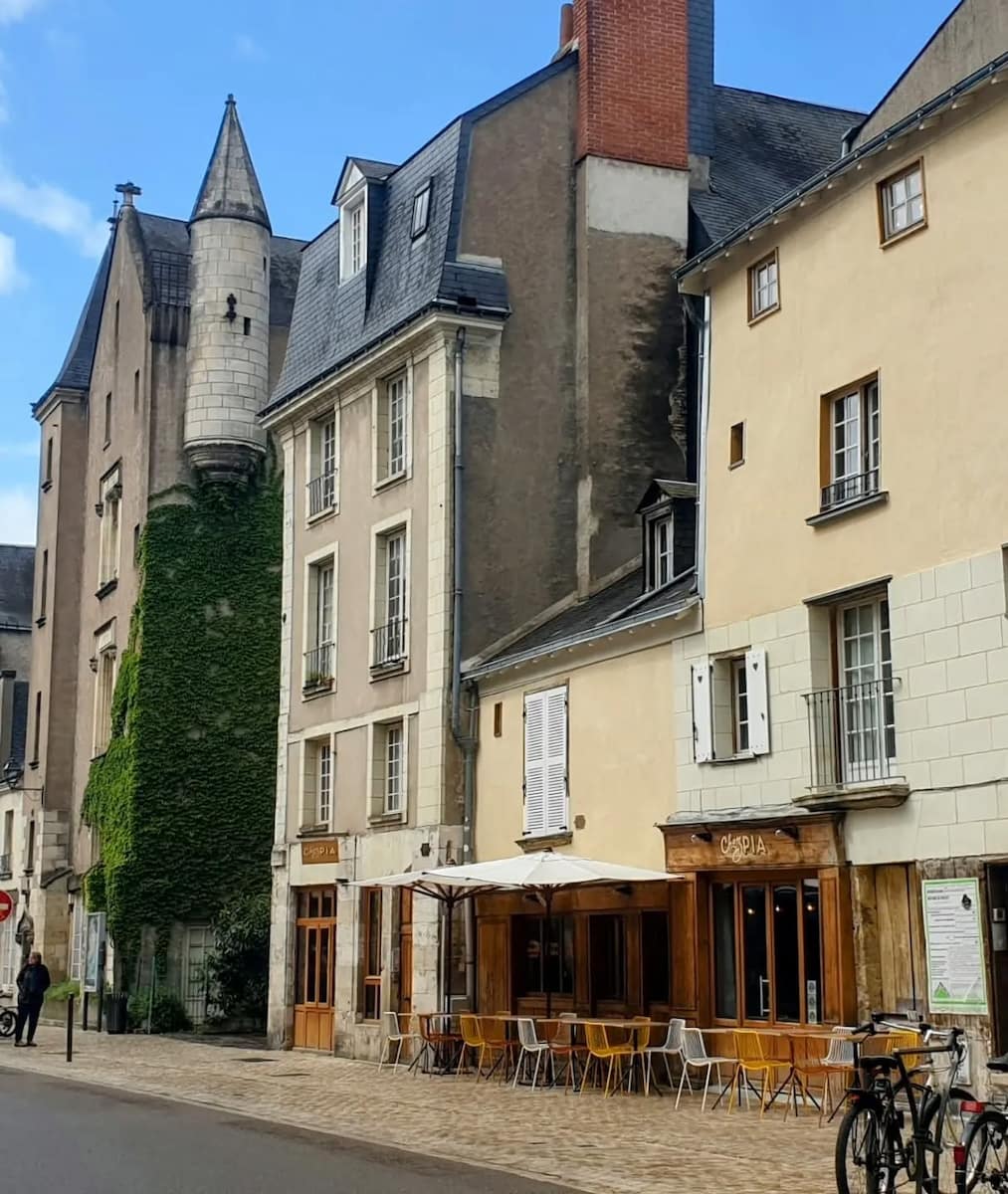 Vieux, Tours
